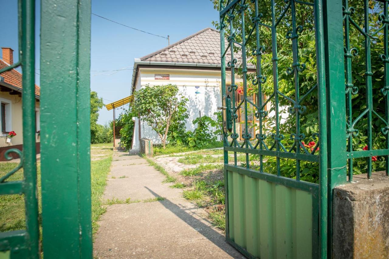 Zempleni Szallashely Fony Buitenkant foto