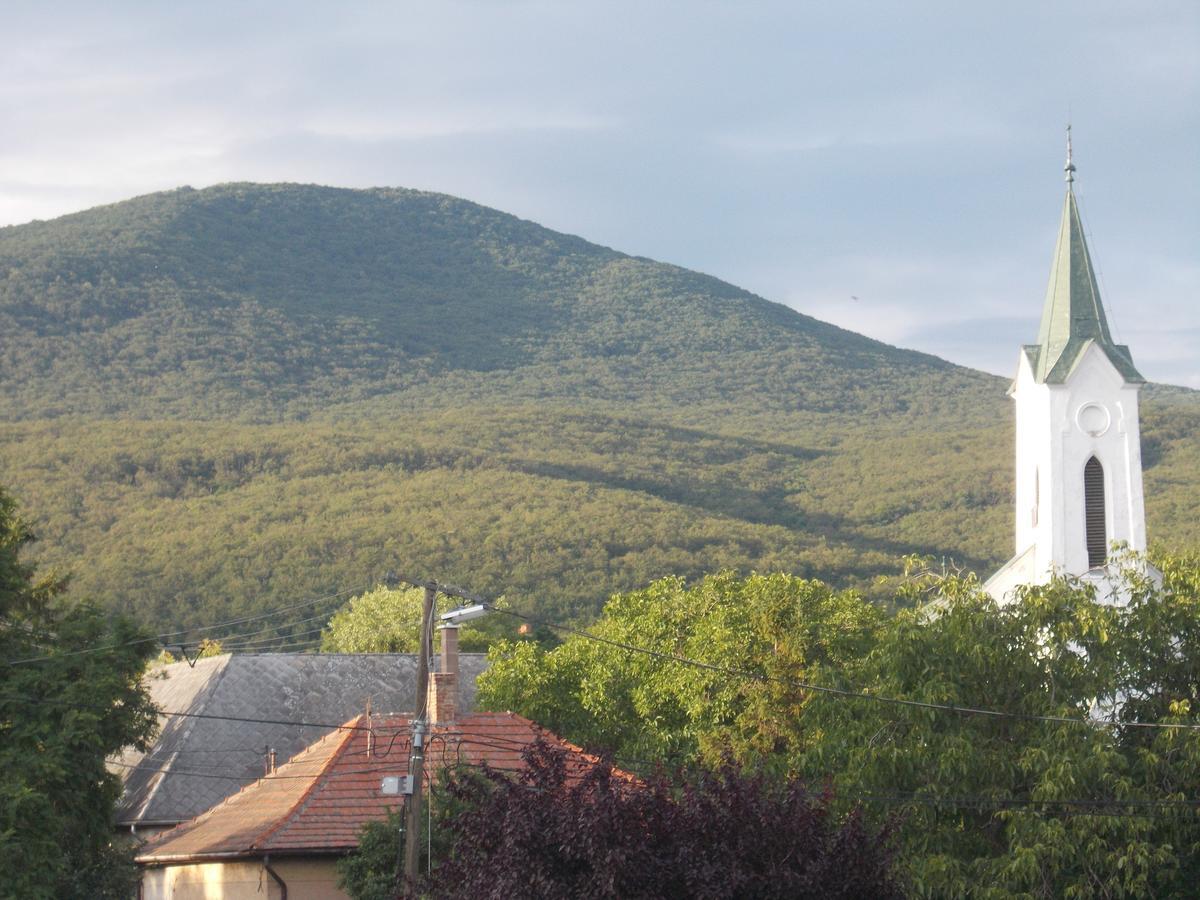 Zempleni Szallashely Fony Buitenkant foto